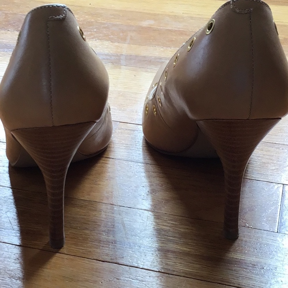 Heels - Picture 4 of 6